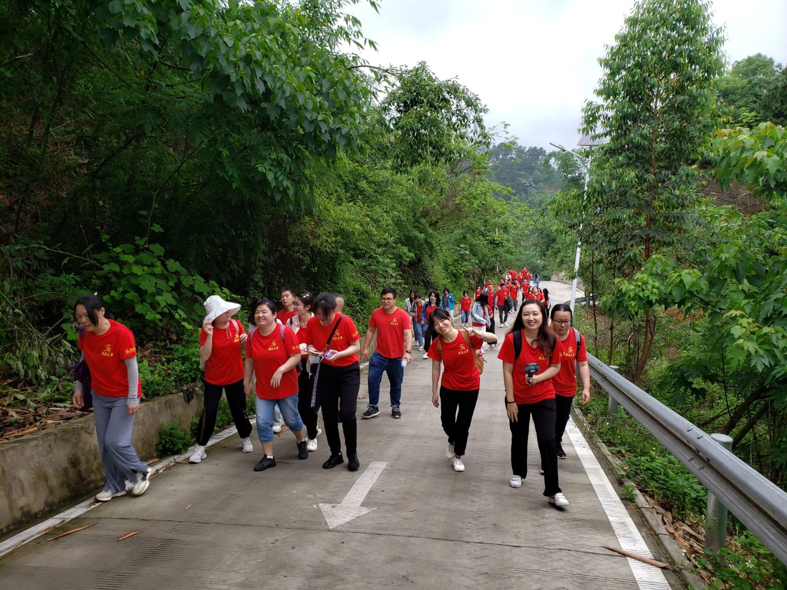 2022年螺螄粉小鎮(zhèn)飛行營地“美麗柳州，快樂前行”健步走活動